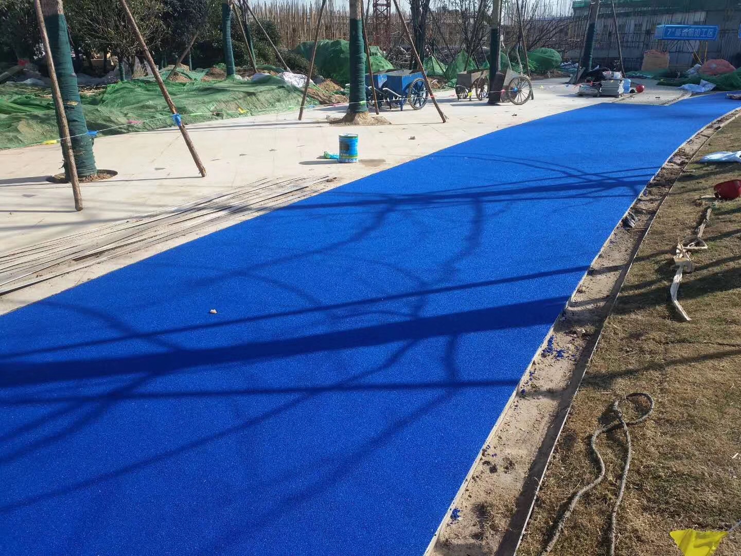 15552087404467756344.jpg 02.jpg